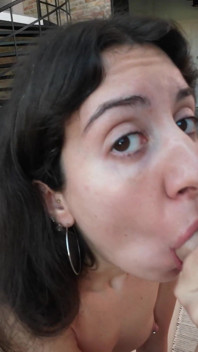 Pulendo la gola profonda del suo culo docce dorate sborra mangiata