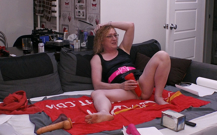 Spike Essex: エセックスガールのリサ - マスターベーションとアナルディルドプレイ