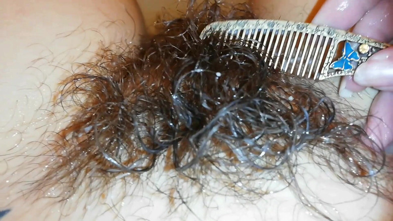 Cuteblonde666: Extreme hairy bush underwater