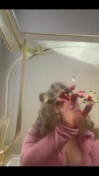 I Am Just an Giantess Crushing My Enemies