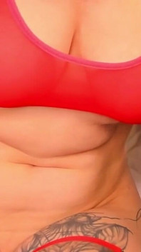 Liberty_xo kırmızı iç çamaşırlı mastürbasyon