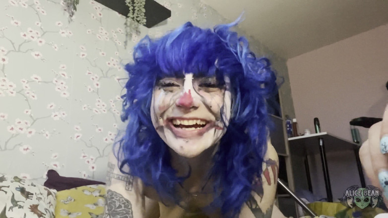 Alice Bean: Kichanie Clown pieprzy