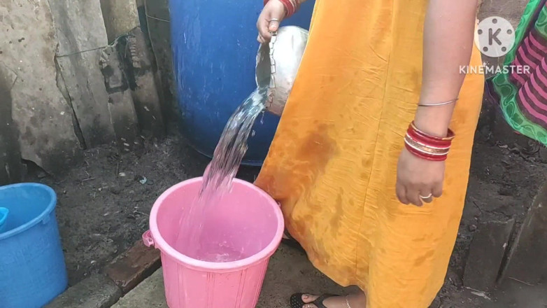 Anita yadav: Taniec z kąpielą