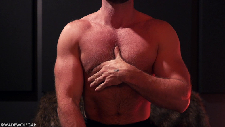 Wade Wolfgar: Huge Black Dildo Stretching Man Cunt