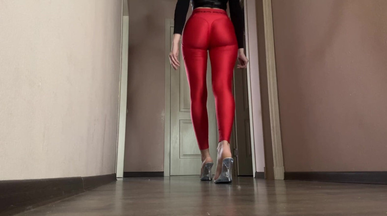 Skinny_lady69: Asmr Mistress w lateksie i czerwonych leginsach Krokides Across the...