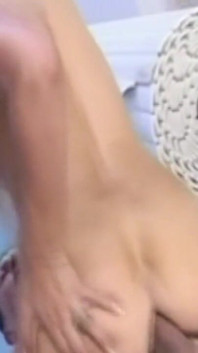 สาวผมทองอ้าปากตูดให้ควยเย็ด