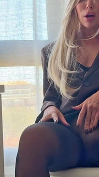 Sexo Entre Una Joven Secretaria Y Su Jefe