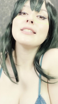 Tsuyu asui ti seduce per scoparla e impregnare il suo grembo