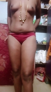Desi tamilská exotická manželka Renu Videohovor Nahá Škádlení mléčných prsou Chlupatá kundička Velký zadek pro london lover! Indický sex