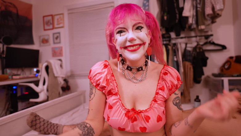 lilredvelvettt: Clown meisje navel CEI