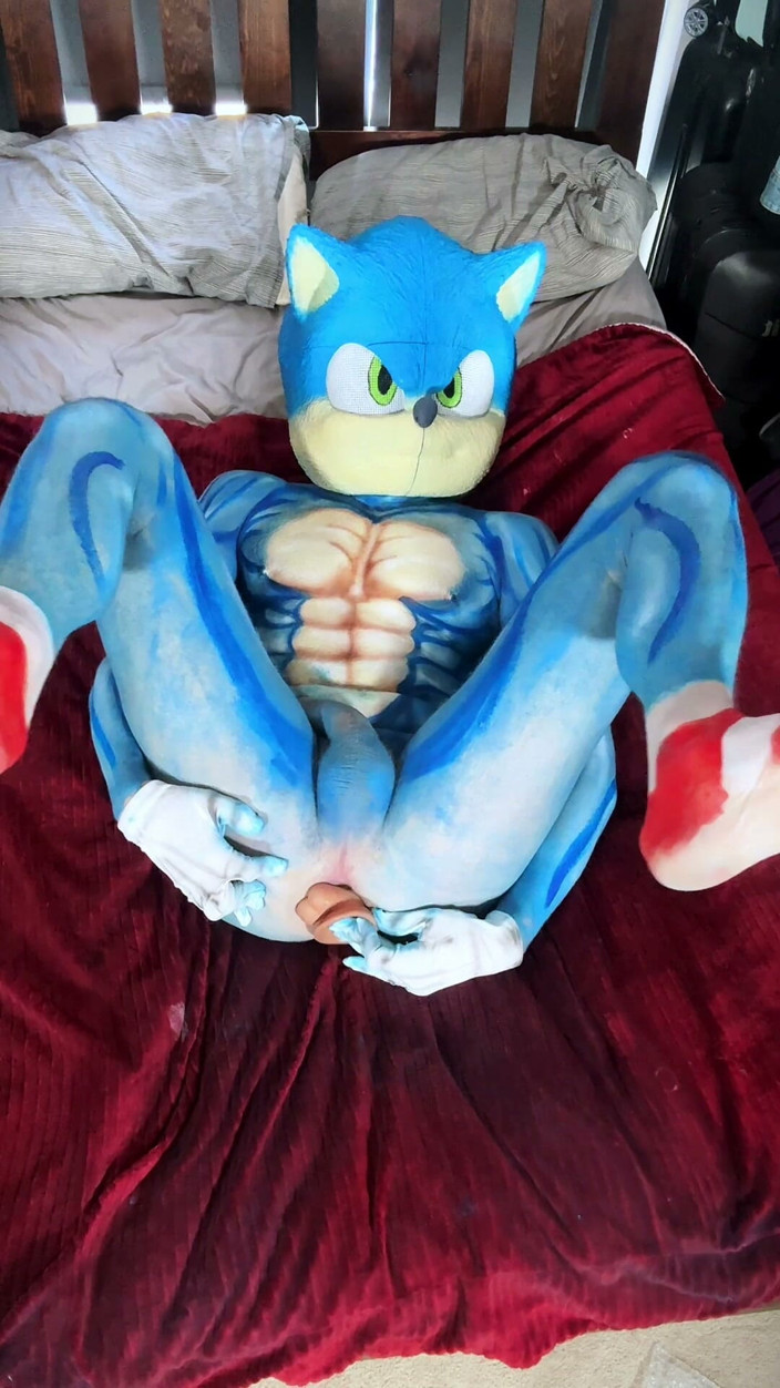 PicAsssHole: Sonic knullar sig själv med en dildo