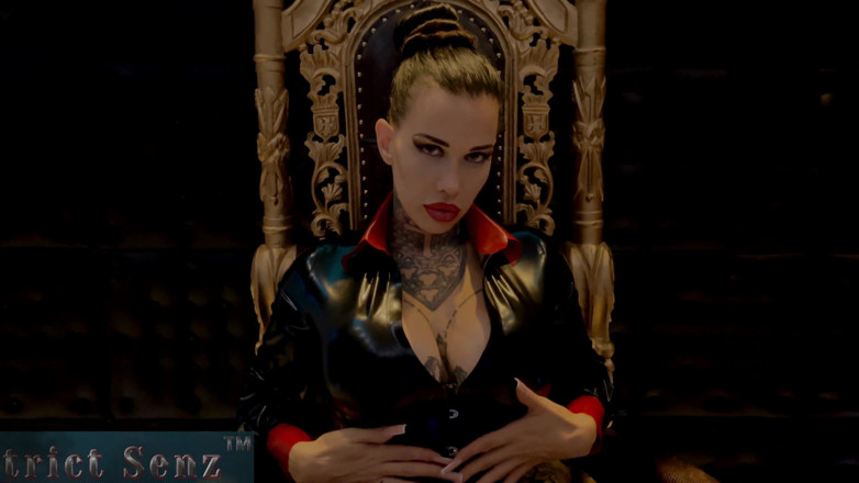 Strict Senz: Miss Alessa Milano Wichserlaubnis