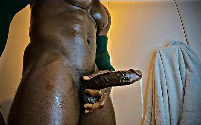 LemmePhaukYou: Muscular Black Man Pumped Out Thick Cum
