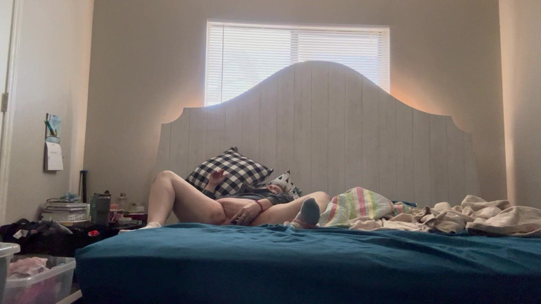 Fat Goddes: La ragazza grassa legge libri e poi gioca con se...