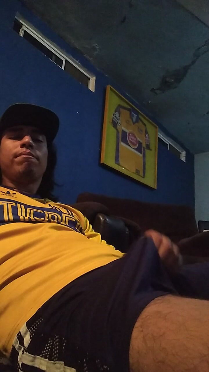 AlexAlejandro13: Ich spiele am frühen Morgen mit meinem Schwanz