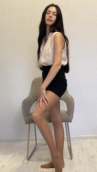 Nylonowe nogi femdom