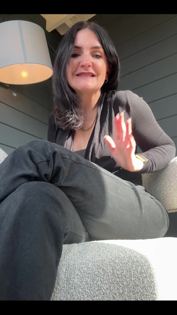 Adreena Winters: ครบกําหนดภาษีควยเล็ก!