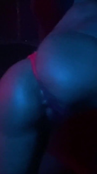 Lasă-mă să pună pe un spectacol pentru tine Daddytwerk Fundul meu suculent în fața ta!!