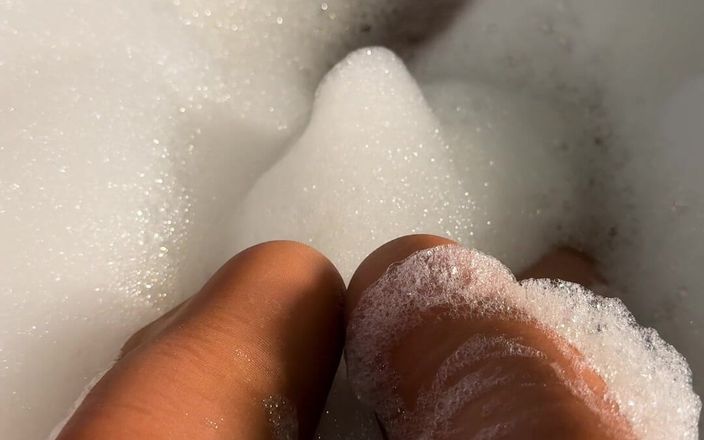 Mistress Legs: Добірка сечі від господині в білих панчохах і оголених колготках
