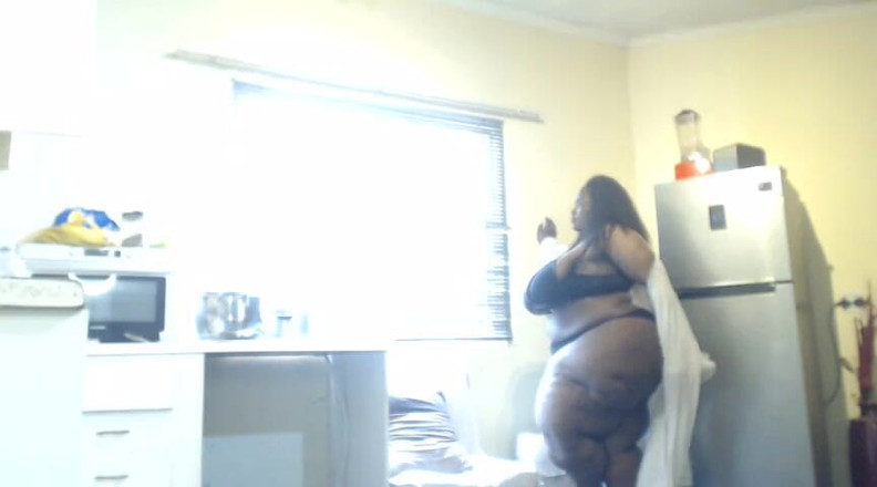 Legendary Booty Overdose: SSBBW MILF retar i hennes sexiga underkläder