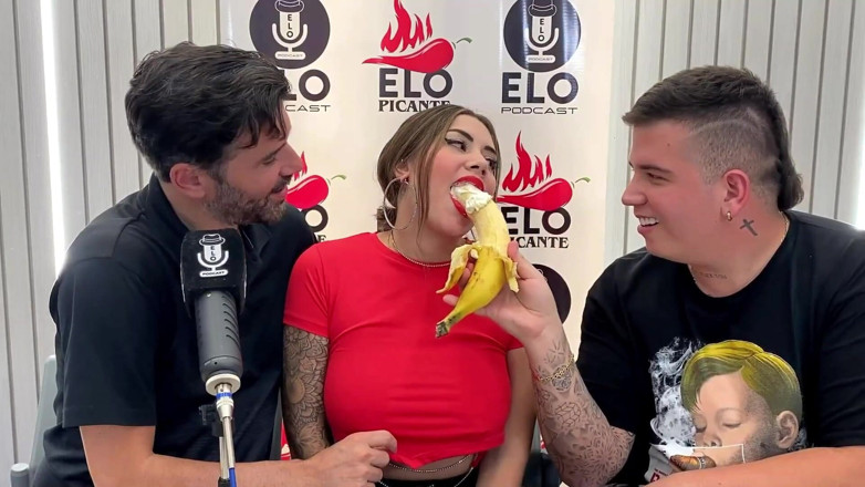 Sara Blonde: Elo 팟캐스트 인터뷰, 구강성교와 많은 정액으로 끝 - 금발 사라 - Elo Picante