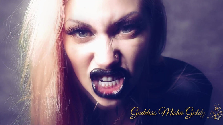 Goddess Misha Goldy: kaale glosi hothon vaali boodhi naani ke lie niji haavi...