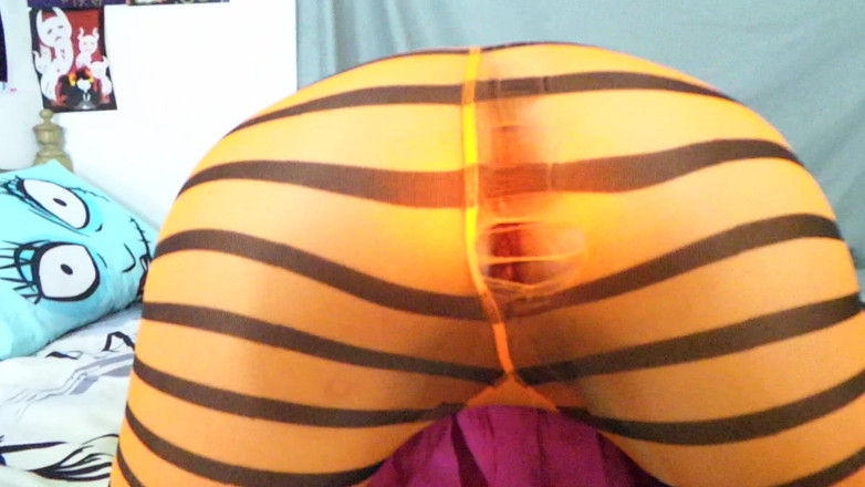 VickyVixen: Velma dostane ošukaný zadek ve tvaru dýně