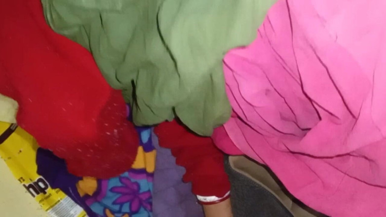 Bengaliauntykichut: Desi knullade min sexiga granne