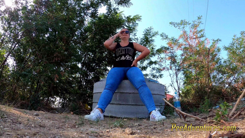Pee Adventures: Chubby girls pee in her colants on a fitness session...