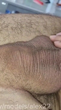Incroyablement Beaucoup De Spermatozoïdes. Un Femboy Dur Sans Préservatif Sur Le Sperme