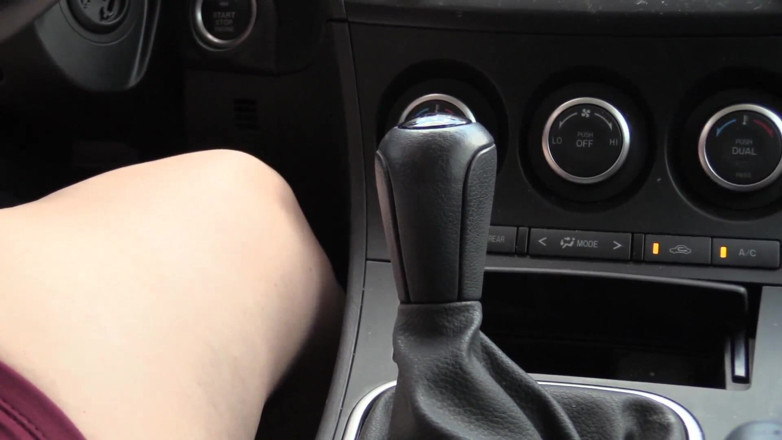 Sydney screams fetish: Mazda3 ใช้มือ 6 สปีดใน Stilettos - HD Wmv