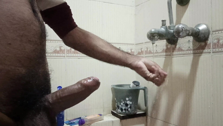 Brijesh 270: Teenager najde sexuální hračku od svých rodičů a vezme si...