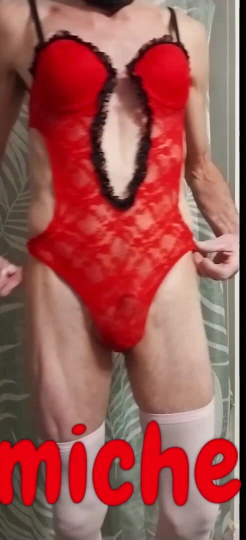 Sexy crossdresser wearing lingerie everything sexy: Travestito Indossando Sesso Orsacchiotto Rosso