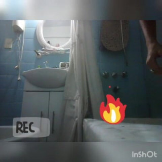 April Sunshine: Trabaja mi culo en el baño