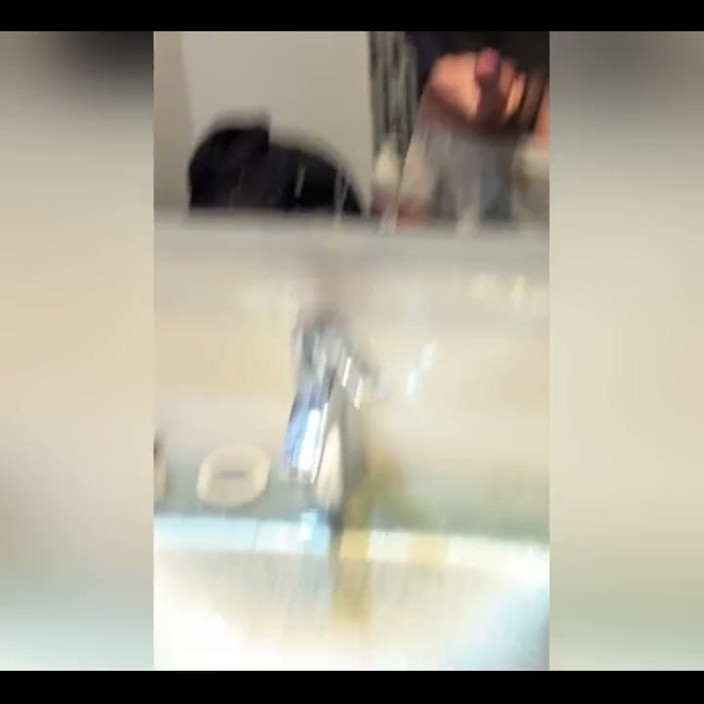 Liam Harding: Bathroom Fun