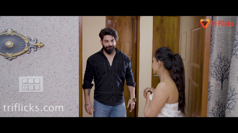 Triflicks: bos apni desi ghar ki naukraani ko chod raha hai