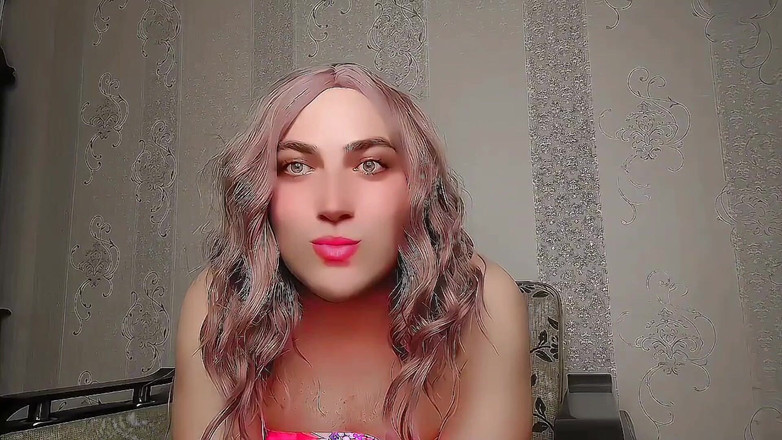 Kitty_Cross: ステージ上で魅惑的に踊りながら笑う美しいシシー