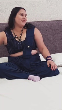 Saas Ki Hotel Room Me Chudai