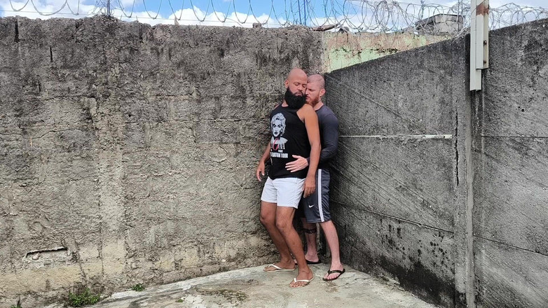 carmonaoficial: Dışarıda ayını siktim, o pisliğin kıçını sağdım