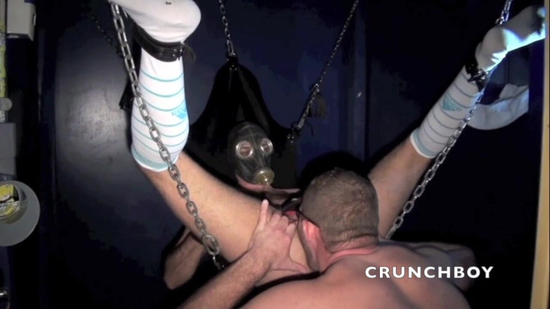 Crunch Boy: Děvka ošukaná medvědem v praku