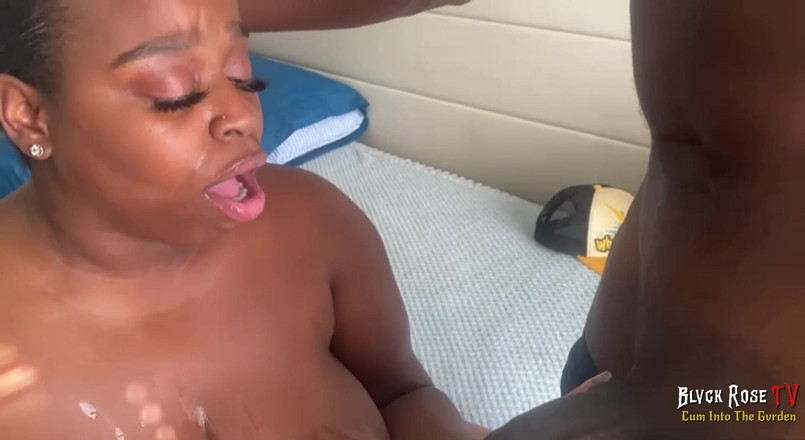 Blvck Rose TV: A Whatcha-ma-call it chiamata di servizio vol 2: Indirizzata da un...