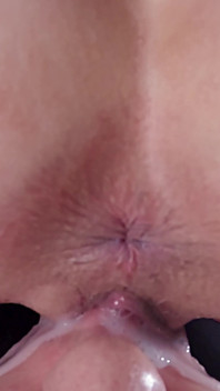Seduta sulla faccia poV del primo piano, mangia la mia figa cremosa e lecca il culo succoso