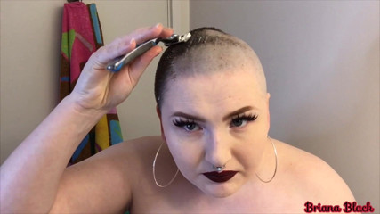 Briana Black: 光滑的头剃毛定制