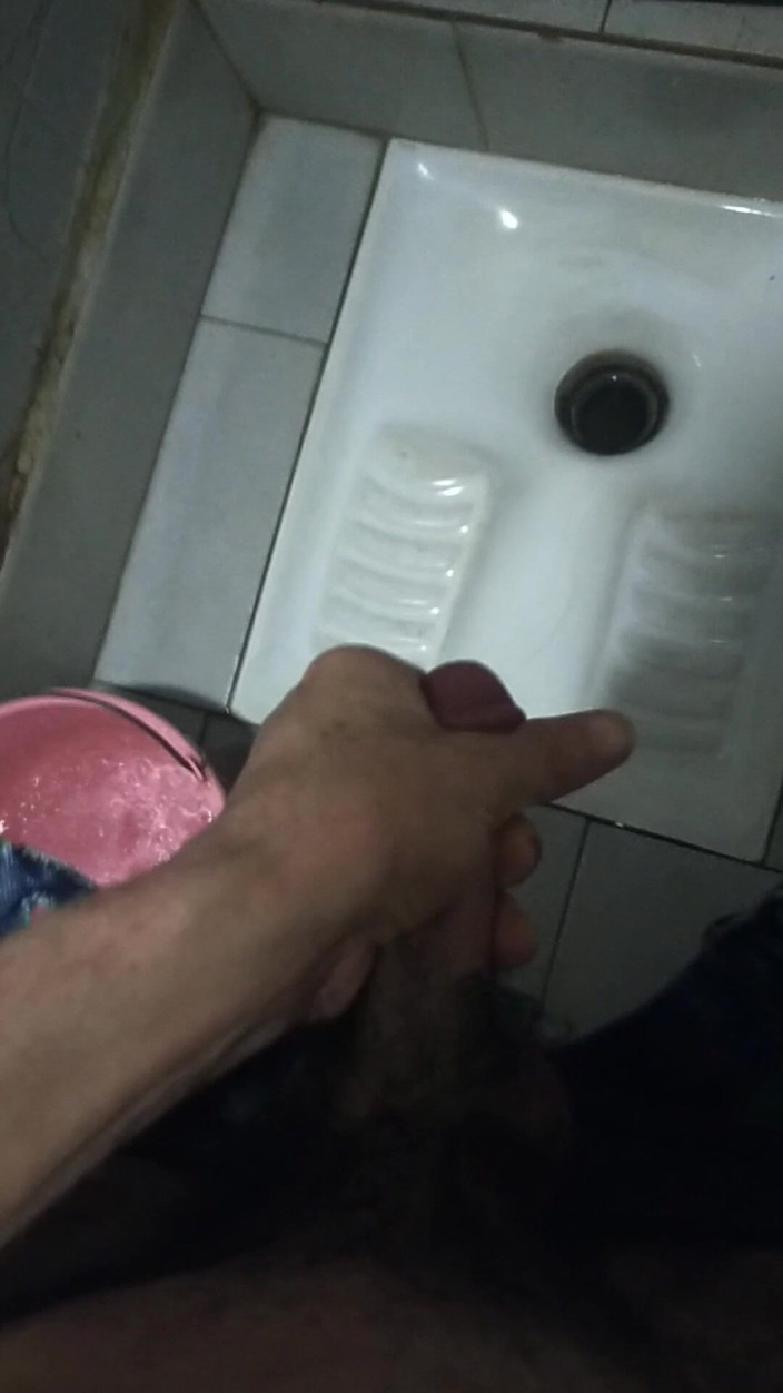 Morocco: Masturbación y eyaculación en el baño