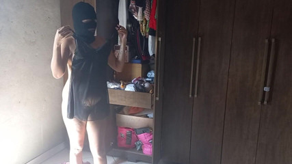 Beatriz De Jesus Silva: You choose which clothing to use in the next video,...