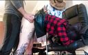 Tattoo Slutwife: 젖탱이에 사정하는 남친