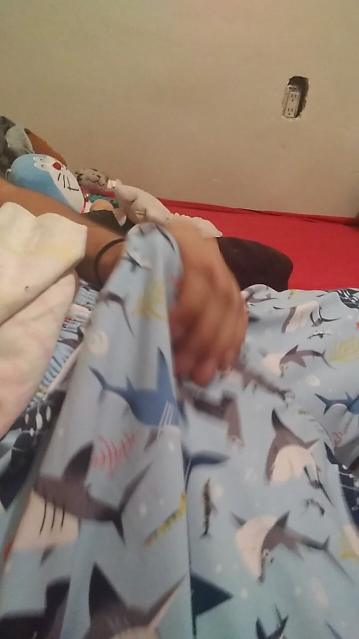 AlexAlejandro13: 抚摸我的衣服