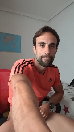 Me Desnudo, Muestro Mi Polla Masiva, Me Pajeo Y Me Corro Mucho