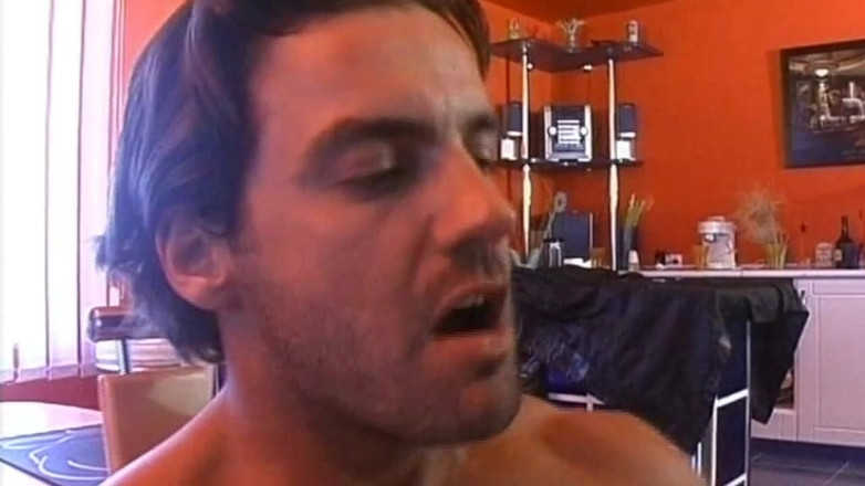 Inhonorof porn: Essa garota de peito grande leva uma porra na cozinha