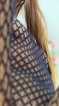 Pantera selvaggia cavalca un enorme dildo